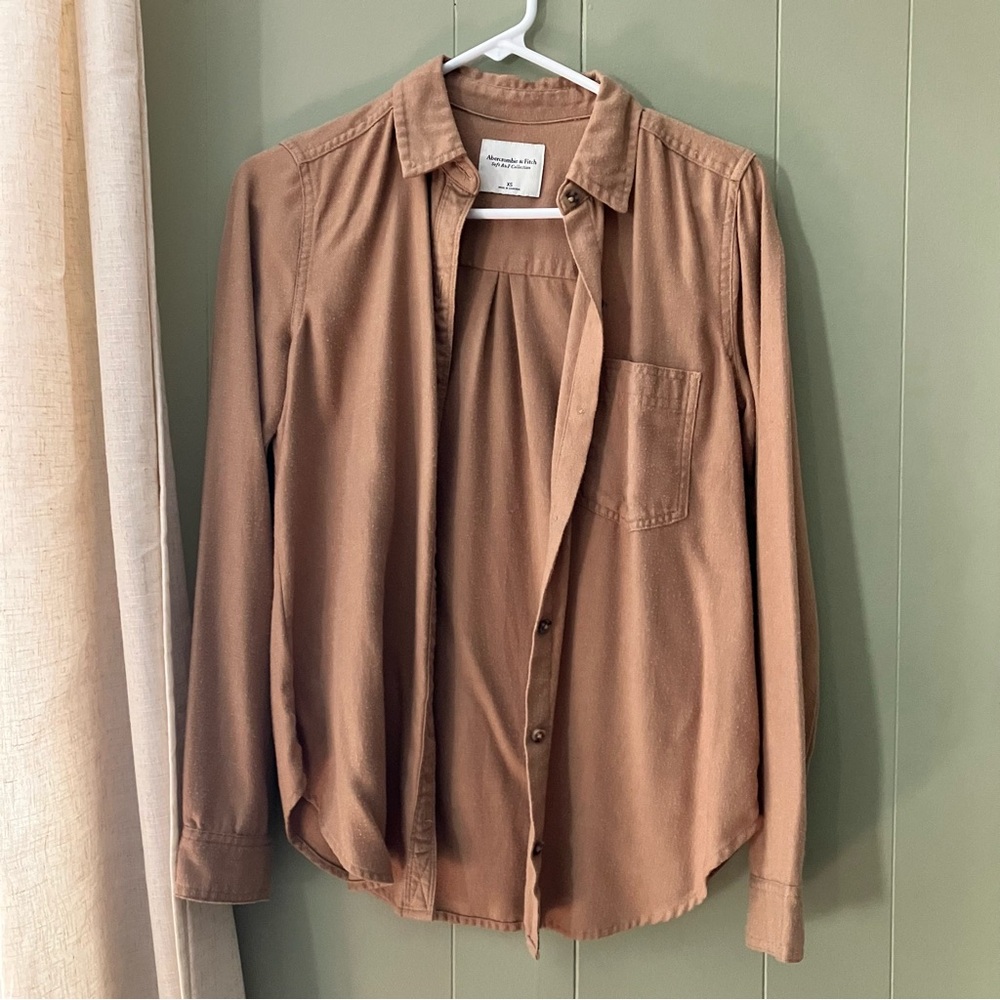 Abercrombie & fitch button down shirt